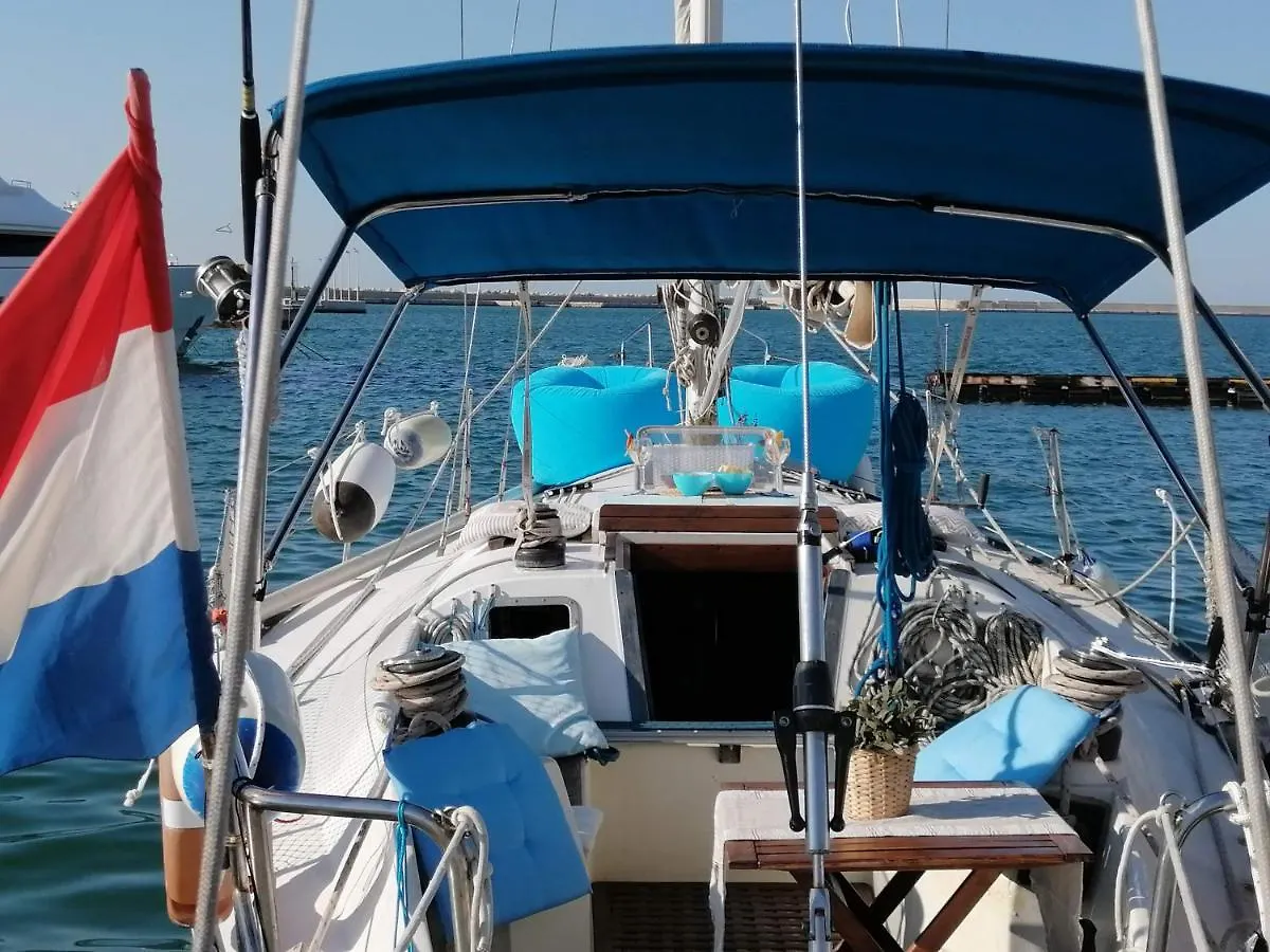 La Tua Stanza A Vela Sul Mare Hotel Bari Botel
