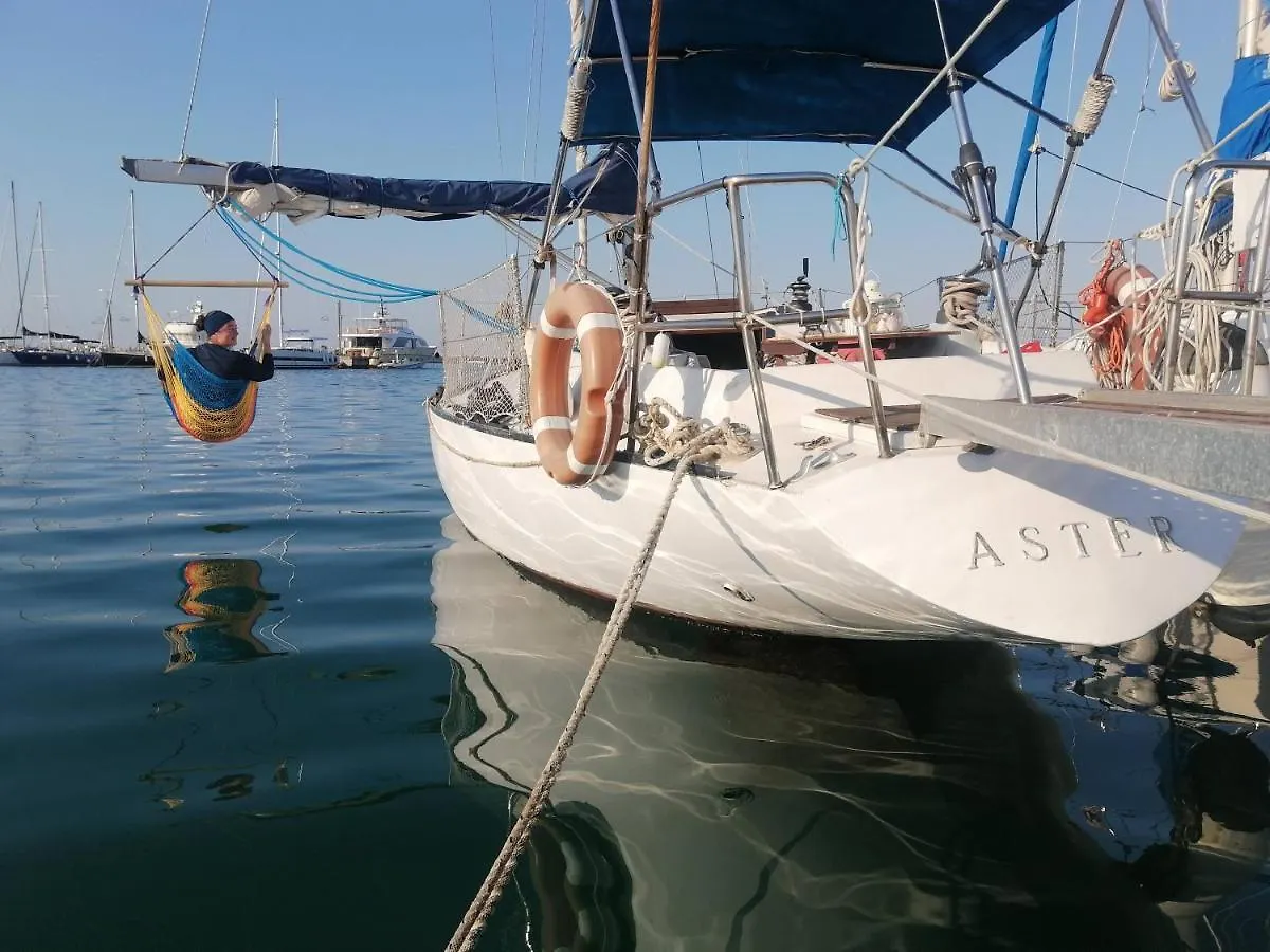 Botel La Tua Stanza A Vela Sul Mare Hotel Bari